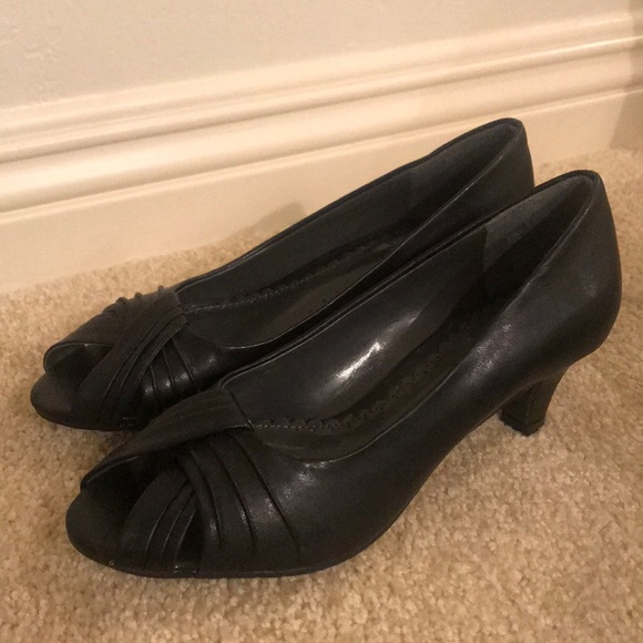 East5th heels • size 5 1/2 - Picture 1 of 5